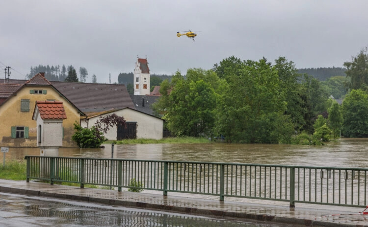 Olujno nevrijeme pogodilo dijelove Njemačke, helikopteri spašavaju mještane od poplava
